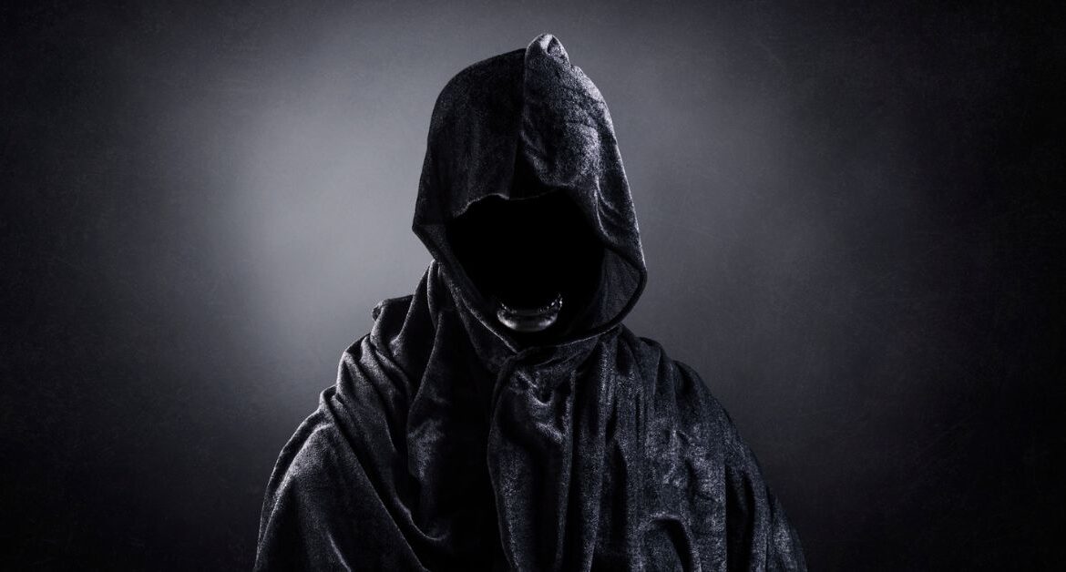 Hades Descent (UK) announce their new album The Monolith, a dystopian symphonic death/black metal concept record featuring guest appearances from Karl Sanders and Brian Kingsland of Nile, and Björn Strid of Soilwork and The Night Flight Orchestra.